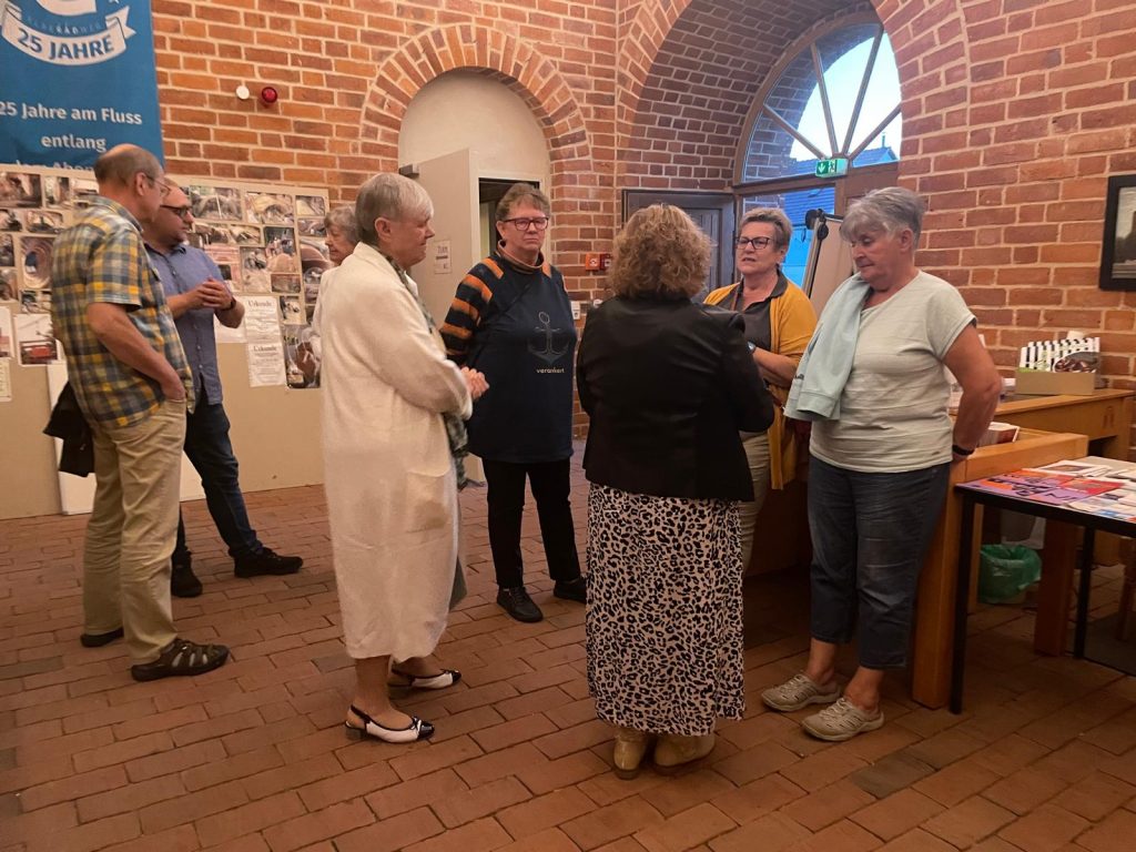 Turmhalle Besucher vom Konzert von „Fahrradkantor“ Martin Schulze